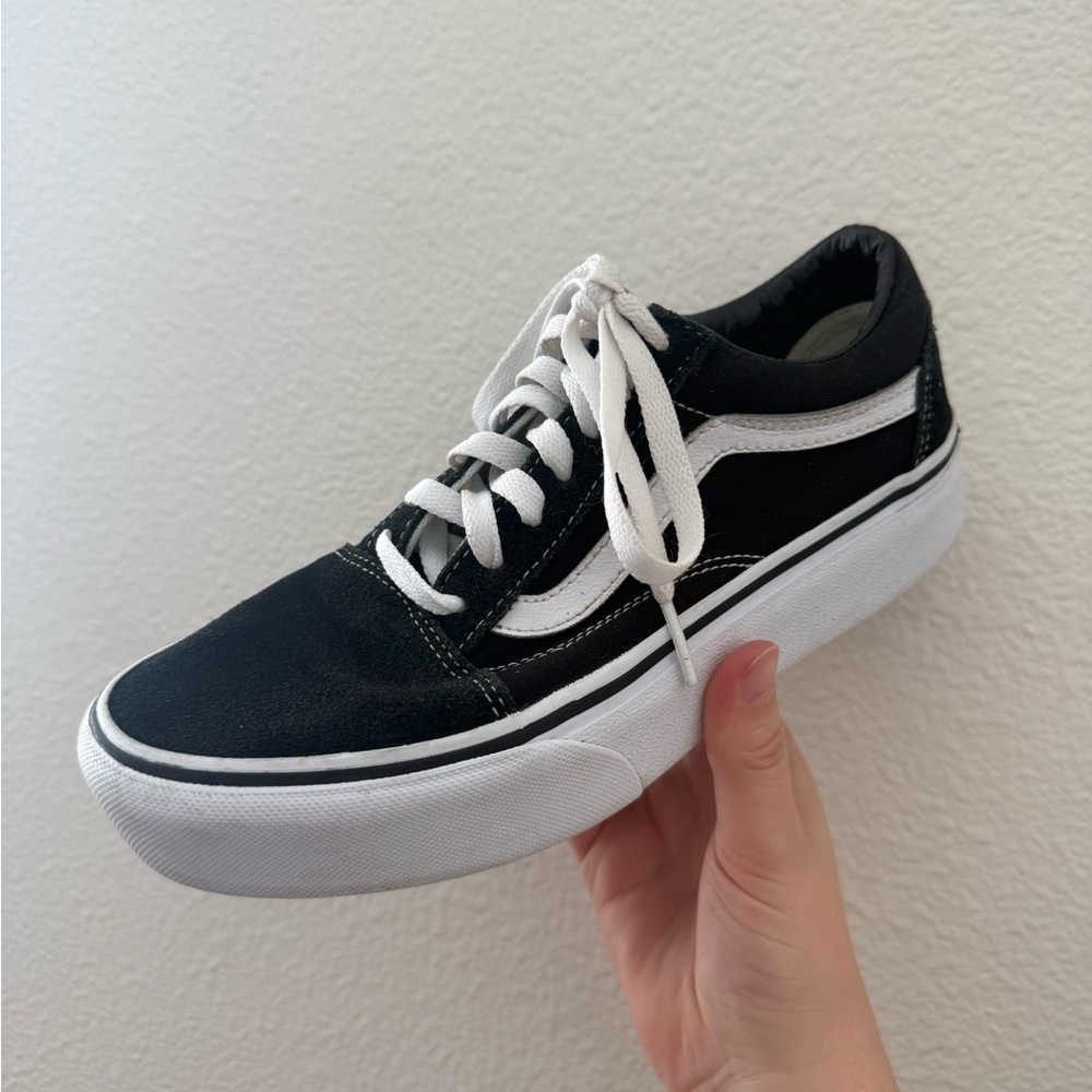 Vans Old Skool Black White Sneakers Women’s Size 7
